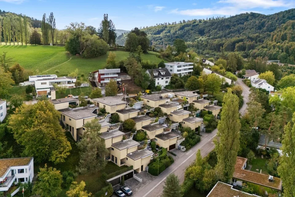 Grosszügige 2½-Zimmer-Terrassenwohnung mit Weitsicht – Foto 24 von 27