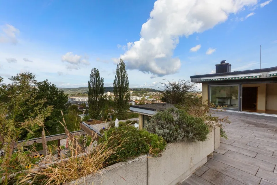 Grosszügige 2½-Zimmer-Terrassenwohnung mit Weitsicht – Foto 21 von 27