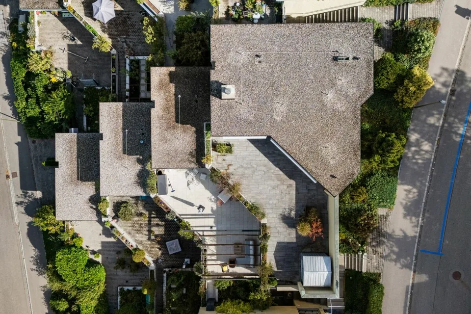 Grosszügige 2½-Zimmer-Terrassenwohnung mit Weitsicht – Foto 25 von 27