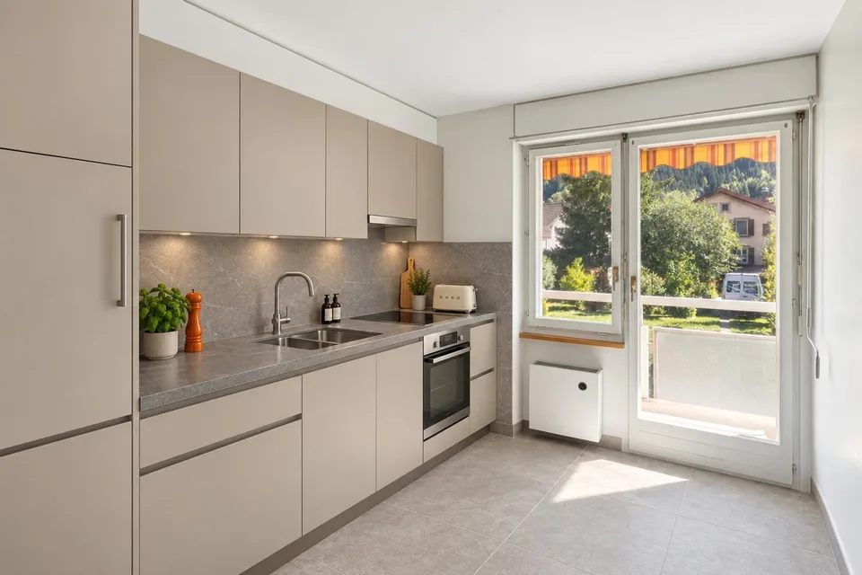 Da ristrutturare - appartamento 2.5 locali con balcone a Couvet – foto 2 di 8