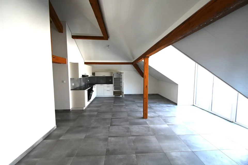 Helles Dachgeschosswohnung mit Panoramaterrasse in Les Ponts-de-Martel – Foto 6 von 12