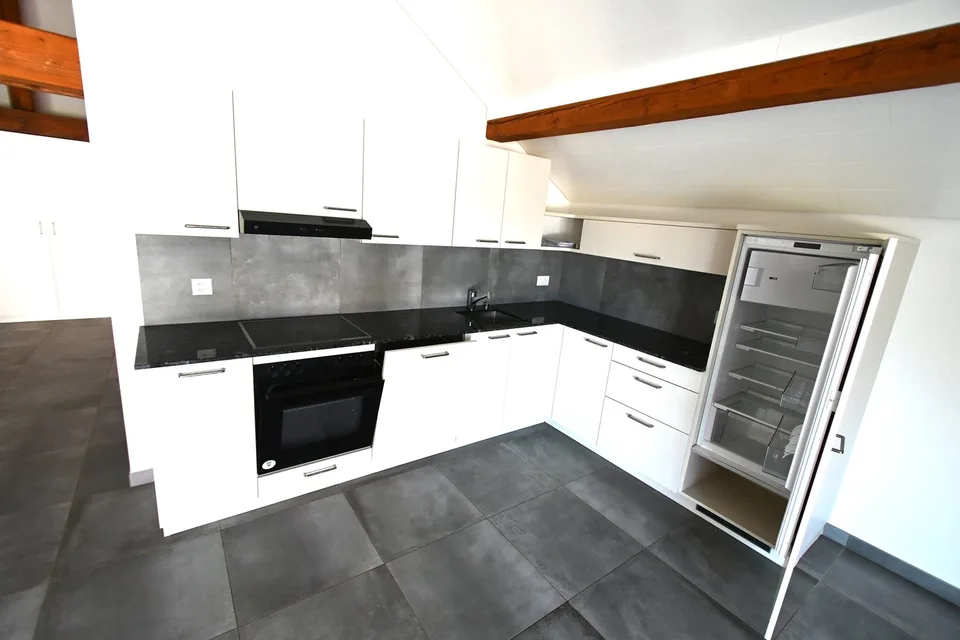 Helles Dachgeschosswohnung mit Panoramaterrasse in Les Ponts-de-Martel – Foto 7 von 12