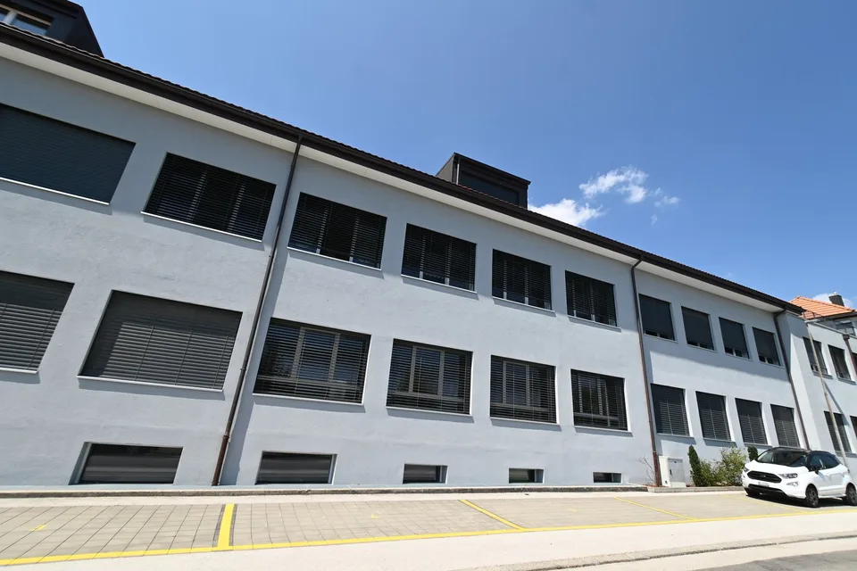 Helles Dachgeschosswohnung mit Panoramaterrasse in Les Ponts-de-Martel – Foto 12 von 12