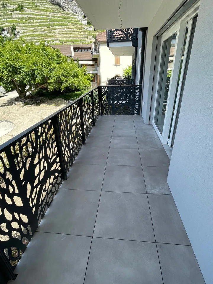 SUPERBES 2.5 Zi. NEU MIT BALKON - INKL. NEBENKOSTEN - IDEALE LAGE IN ARDON MIT INNEREM PARKPLATZ – Foto 5 von 13