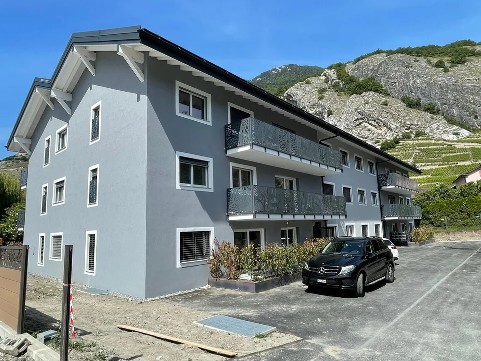 SUPERBES 2.5 Zi. NEU MIT BALKON - INKL. NEBENKOSTEN - IDEALE LAGE IN ARDON MIT INNEREM PARKPLATZ – Foto 4 von 13