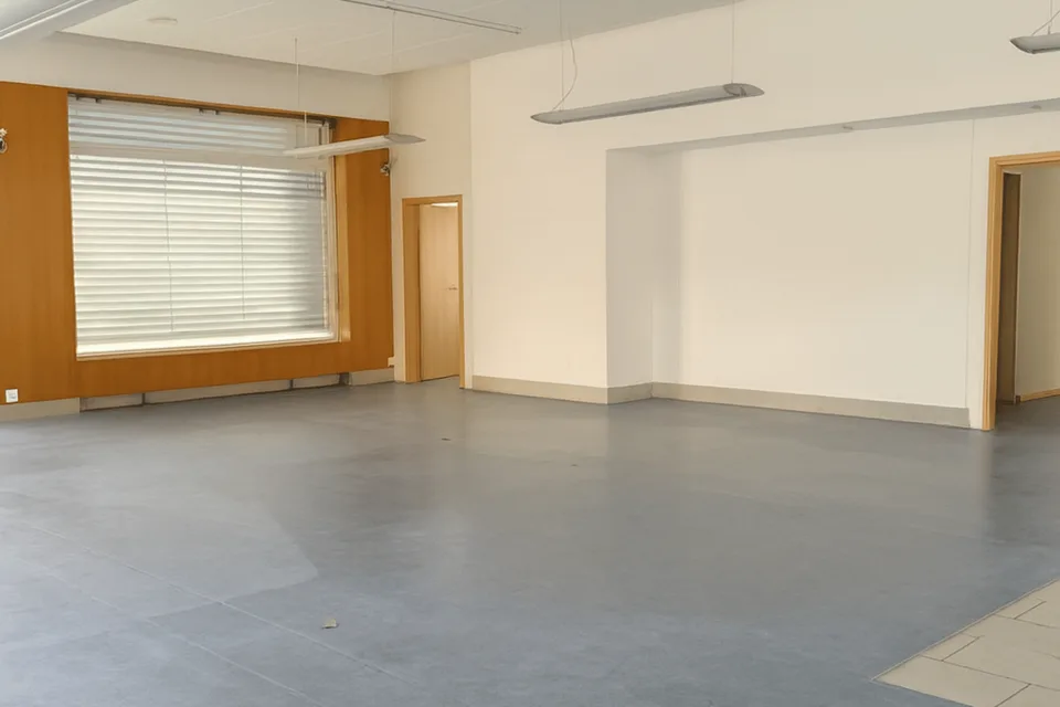 Surface commerciale de 171 m2 idéalement située à la gare de Sierre – photo 3 sur 6