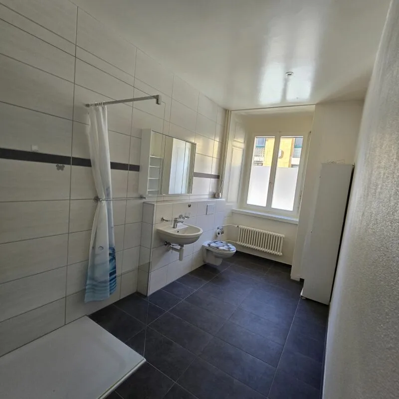 Wohnung mit 3,5 Zimmern zur Miete in La Chaux-de-Fonds – Foto 3 von 8