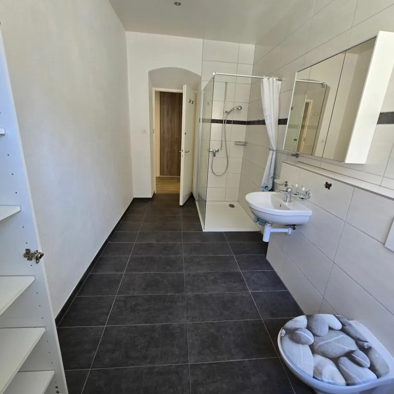 Wohnung mit 3,5 Zimmern zur Miete in La Chaux-de-Fonds – Foto 2 von 8