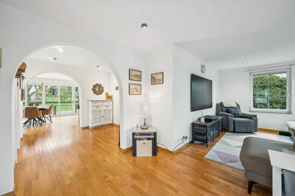 Casa familiare affascinante con molto spazio per vivere – foto 2 di 15