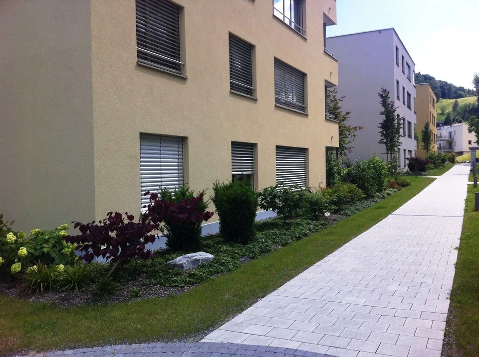 Bright 3.5-room apartment with balcony – photo 2 of 13
