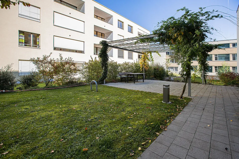 Bright 3.5-room apartment with balcony – photo 12 of 13