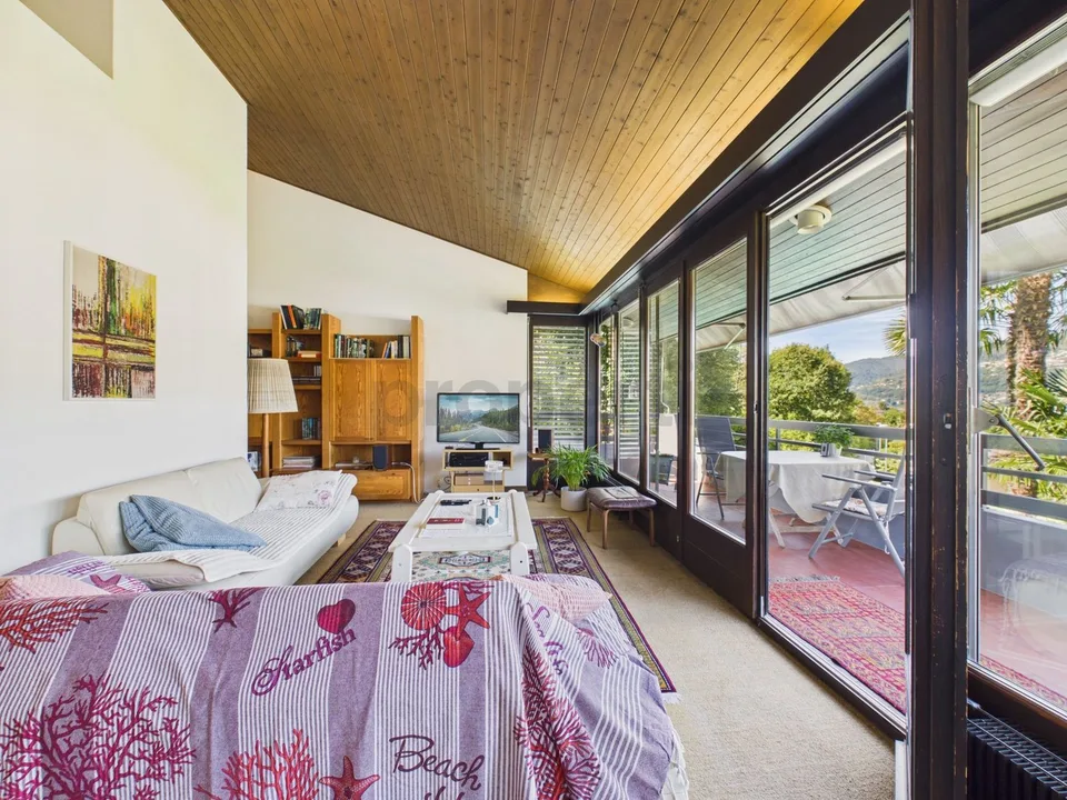 Eine exklusive Oase mit Pool und Panoramablick – Foto 4 von 28