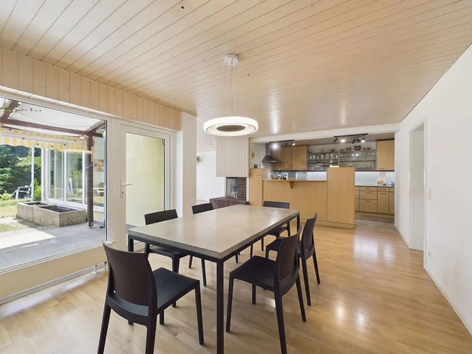 Grosszügiger Garten, Ruhige & Familienfreundliche Umgebung, Balkon, Keller & Garagenparkplatz! – Foto 5 von 24