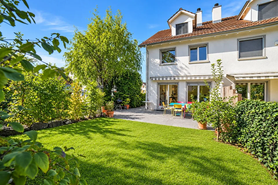 Charmantes 6.5-Zimmer Haus in Männedorf – Verfügbar ab Dezember 2026 – Foto 1 von 15