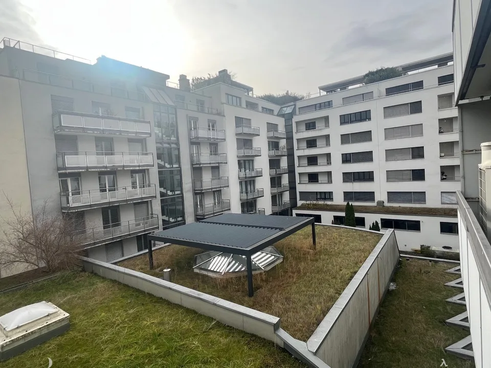 Versammlung- oder Hörsaal / Schulungs- oder Büroräumlichkeit an zentraler, ruhiger Lage in Biel – Foto 4 von 10