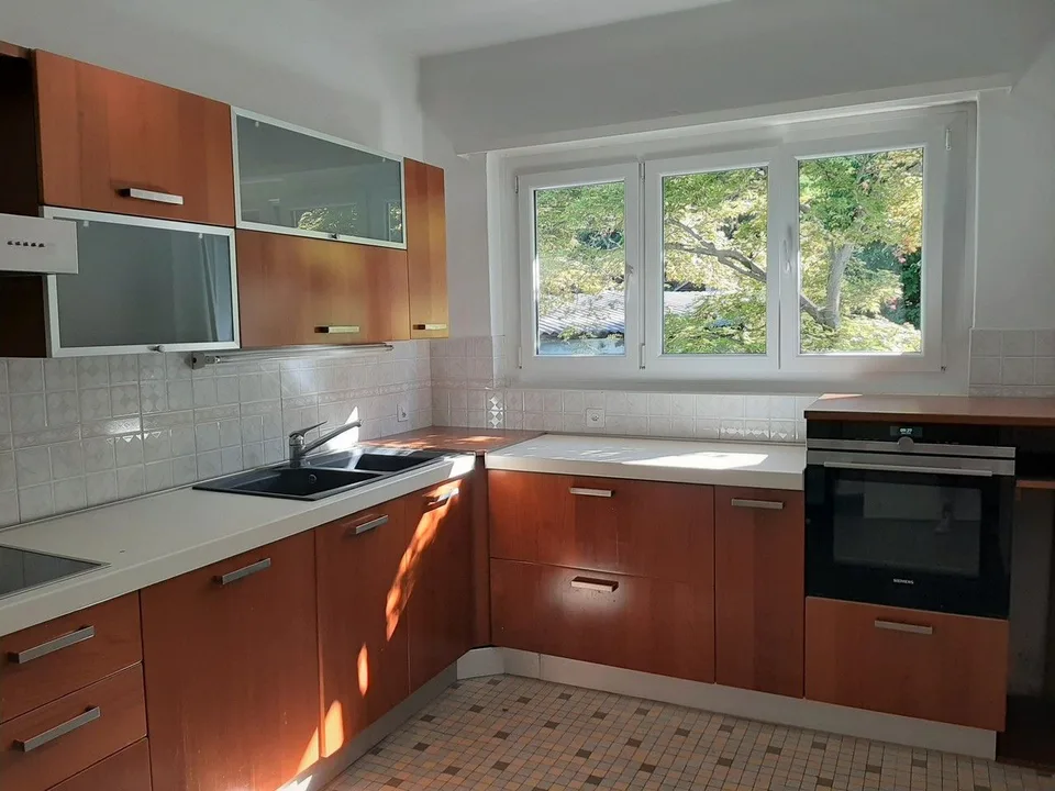 Geräumige Wohnung in einem Einfamilienhaus, umgeben von Grün – Foto 10 von 13