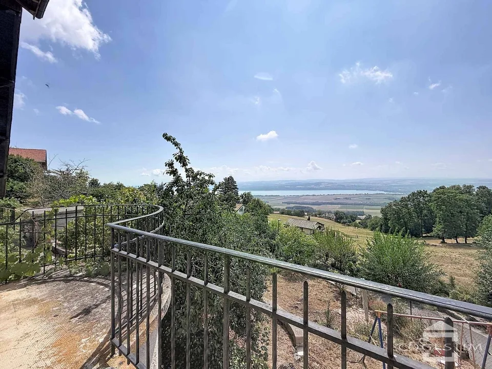 Charmante maison familiale avec grange et dépendance privée – photo 12 sur 13