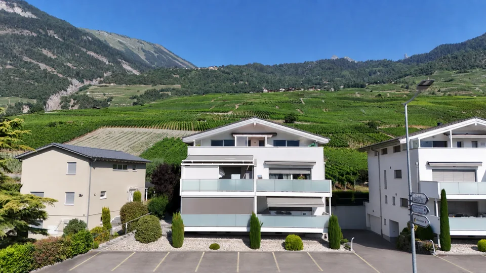 Spacieux attique de 4,5 pièces de 146 m2 bénéficiant d'une vue imprenable sur les Alpes – photo 3 sur 21