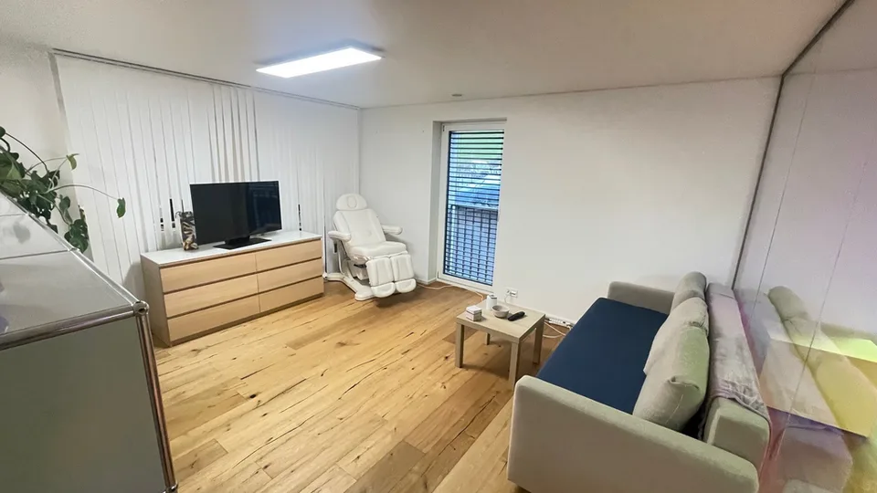 Bureau moderne à Bäch SZ – photo 2 sur 8