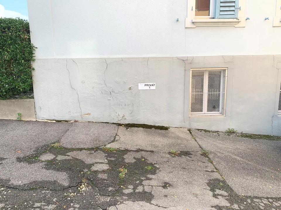 Aussenparkplatz zu vermieten – Foto 2 von 2