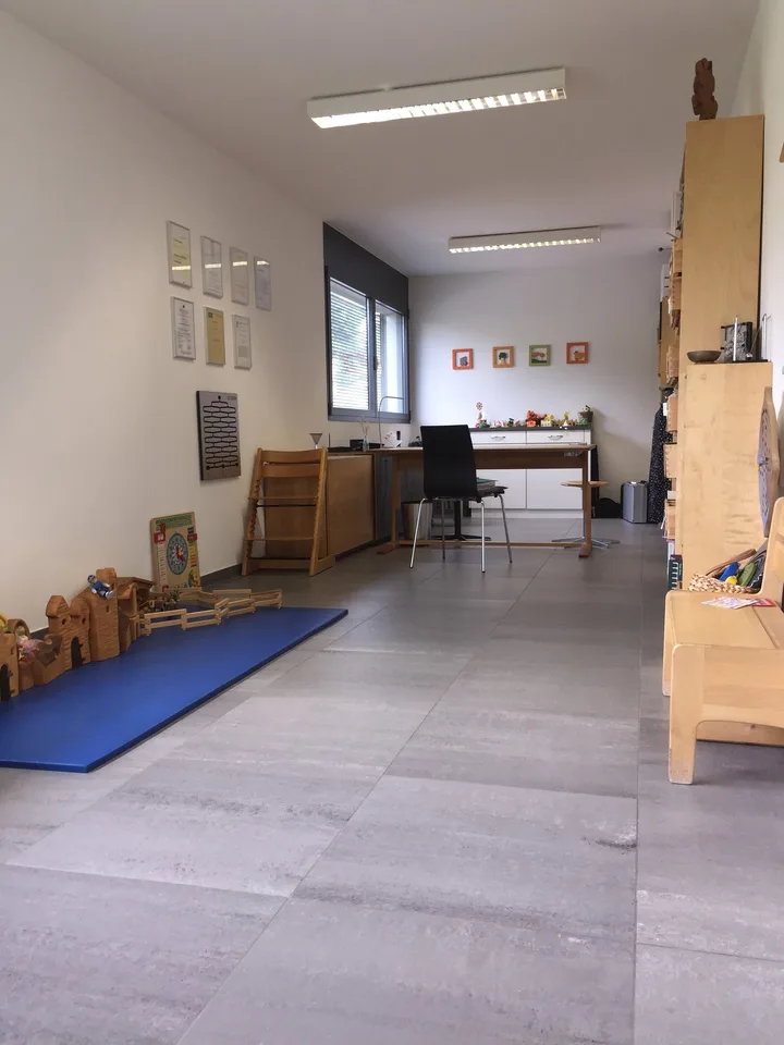 Werkstatt / Einzimmerwohnung / Büro – Foto 10 von 13