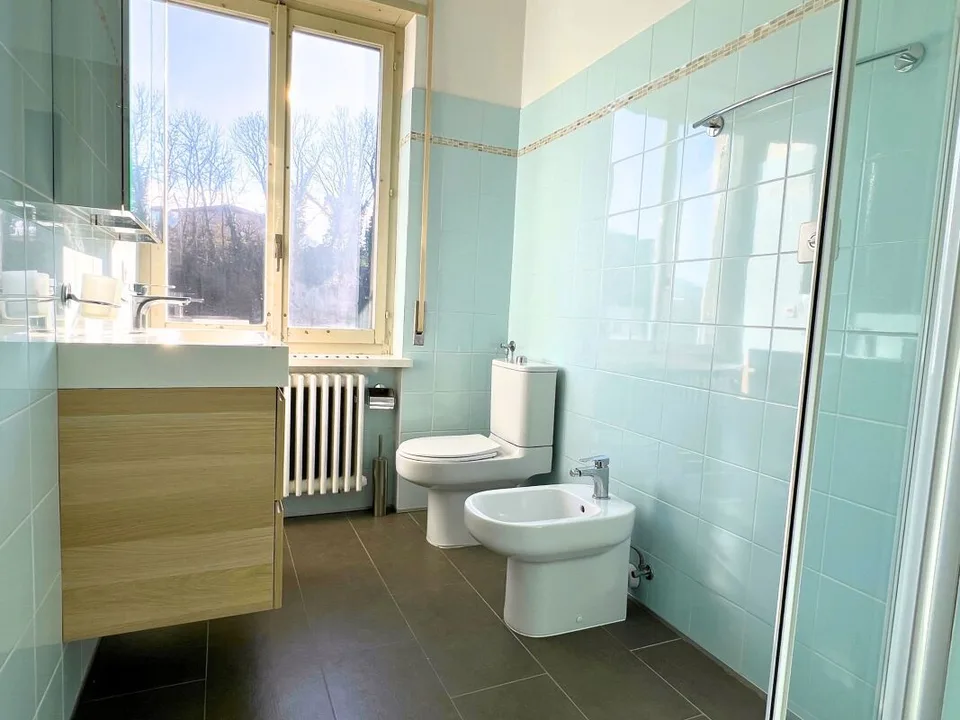 Ampia proprietà residenziale-commerciale con giardino – foto 10 di 13