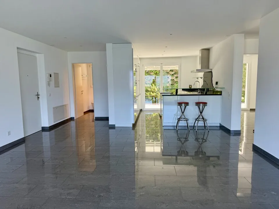 Apartment with large terraces and pool – photo 8 of 12