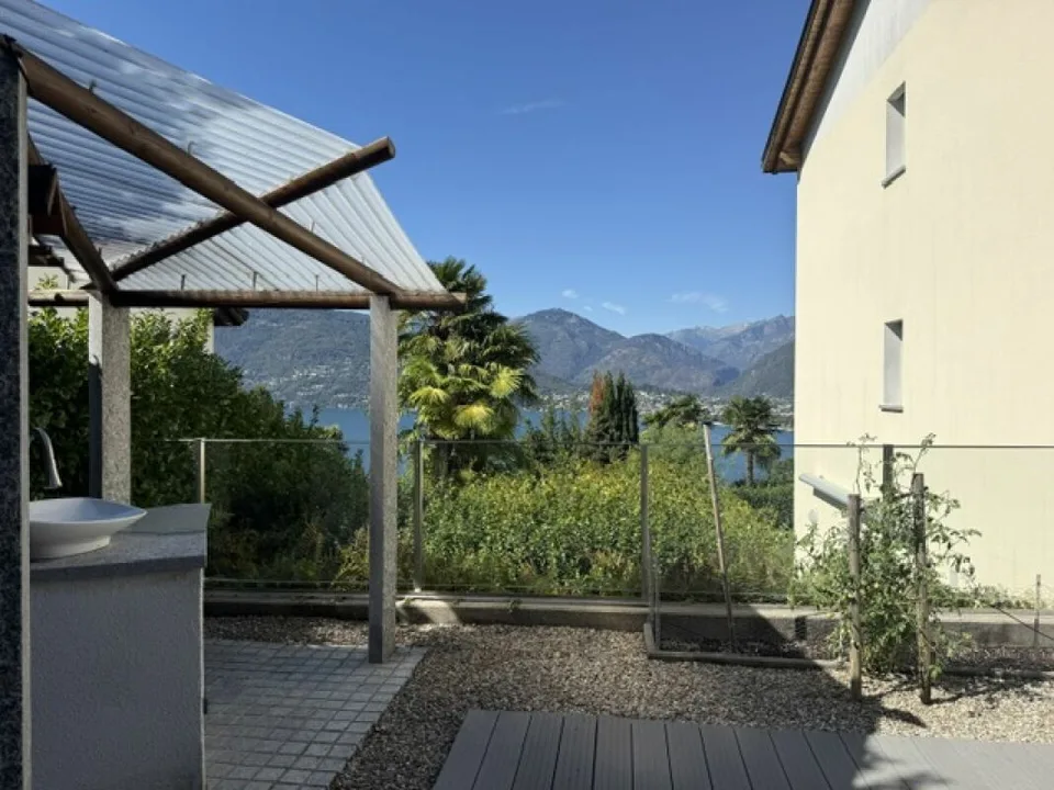 Apartment with large terraces and pool – photo 12 of 12