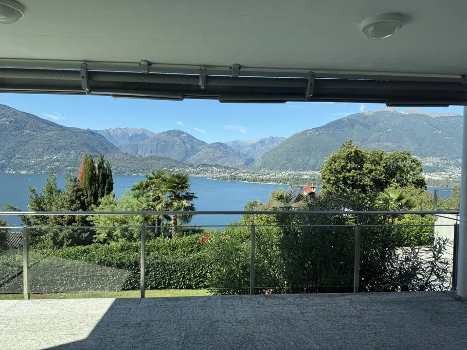 Apartment with large terraces and pool – photo 2 of 12