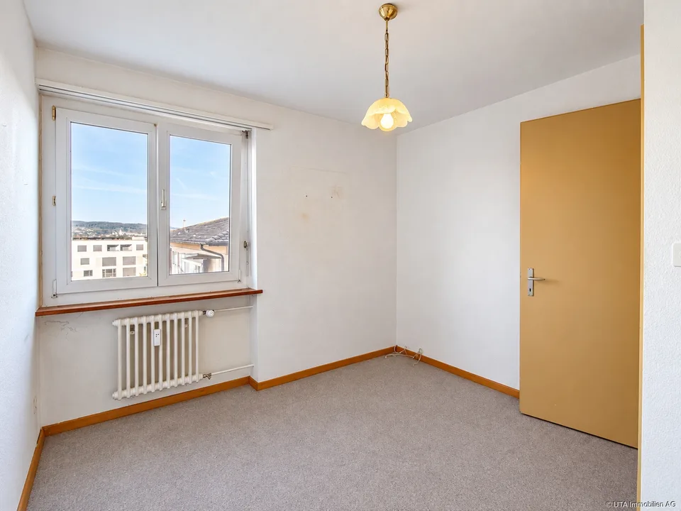 4-Zimmerwohnung mit interessantem Renovationspotential, auch als Anlag – Foto 6 von 9