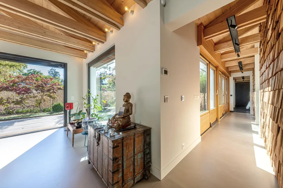 Contemporänes Erdgeschoss-Villa – Foto 5 von 8