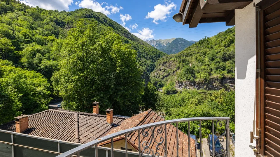 Maison unifamiliale rénovée à Intragna – photo 5 sur 9