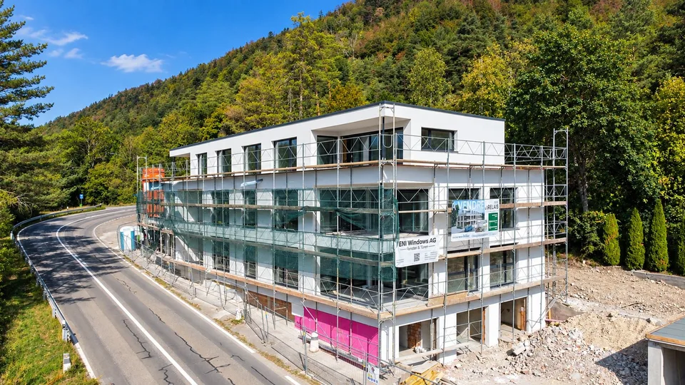 Prächtiges 3.5-Zimmer-Attikapartment mit Blick auf das Dorf Sonceboz-Sombeval – Foto 5 von 11