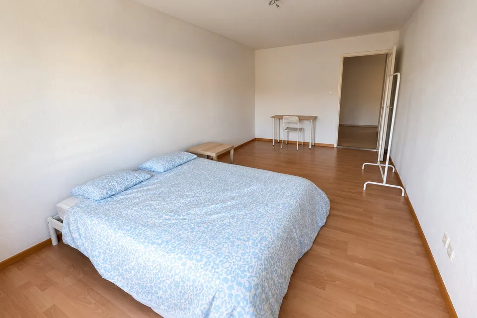 Helle, möblierte 3.5-Zimmerwohnung im Grünen befristet bis 30.03.27 – Foto 2 von 10