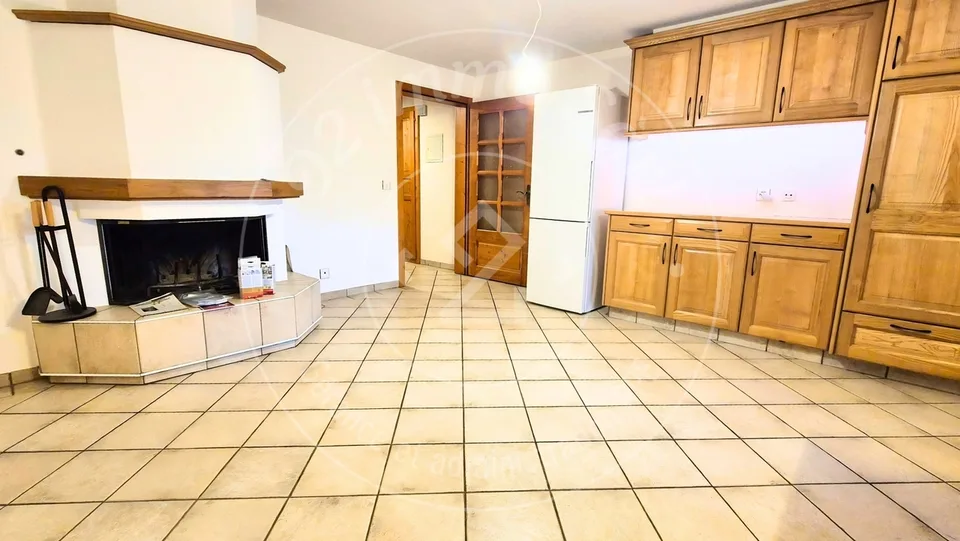 Charmantes 2,5-Zimmer-Duplexwohnung mit Balkon und Kamin - Vauderens – Foto 2 von 7