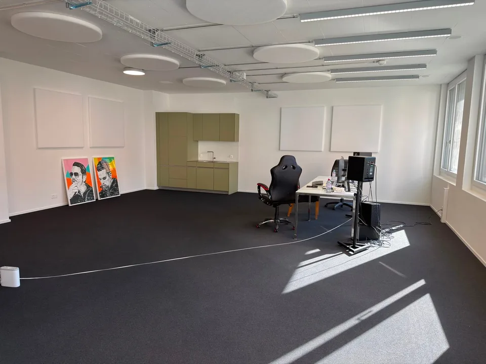 Moderne, voll ausgebaute Büro- / Gewerbefläche an Top-Lage – Foto 2 von 16