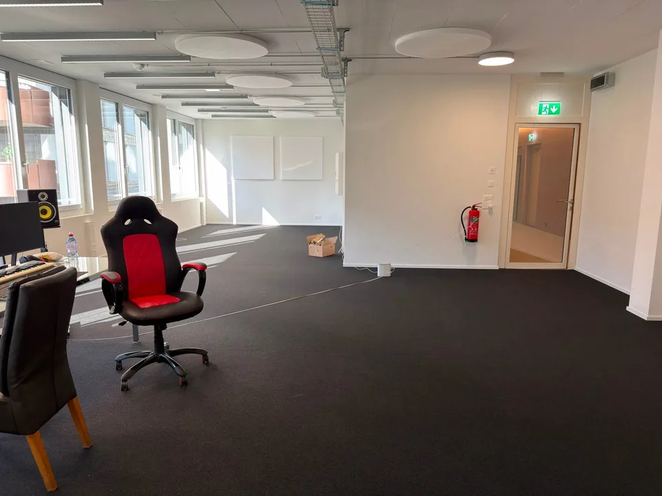 Moderne, voll ausgebaute Büro- / Gewerbefläche an Top-Lage – Foto 4 von 16