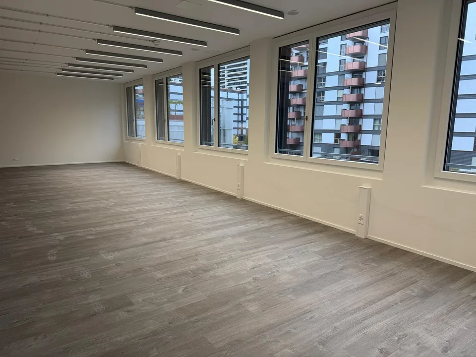 Moderne, voll ausgebaute Büro- / Gewerbefläche an Top-Lage – Foto 9 von 16