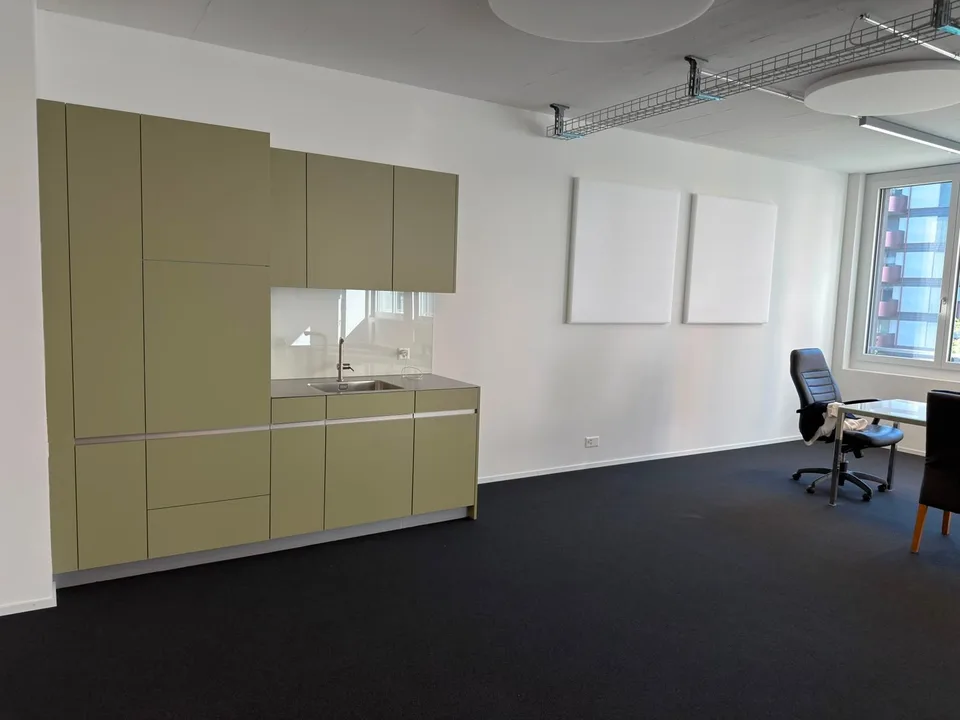Moderne, voll ausgebaute Büro- / Gewerbefläche an Top-Lage – Foto 3 von 16