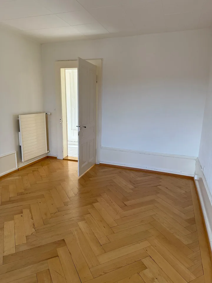 Charmantes 3-Zimmer-Wohnung im Herzen von La Chaux-de-Fonds – Foto 7 von 14