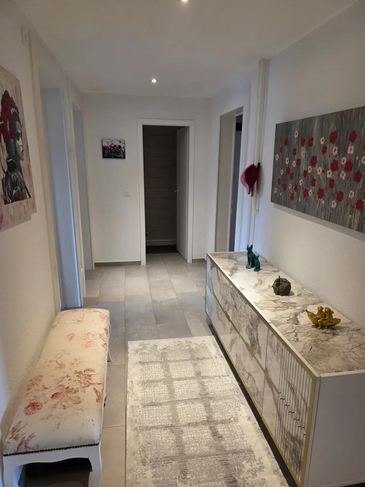 Incantevole appartamento di 3 locali ristrutturato con balcone – La Chaux-de-Fonds – foto 4 di 17