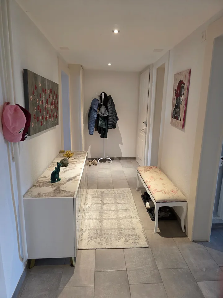 Incantevole appartamento di 3 locali ristrutturato con balcone – La Chaux-de-Fonds – foto 3 di 17