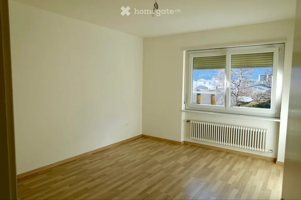 Große 3.5-Zimmer-Wohnung mit viel Sonnenlicht in ruhiger Lage – Foto 5 von 5