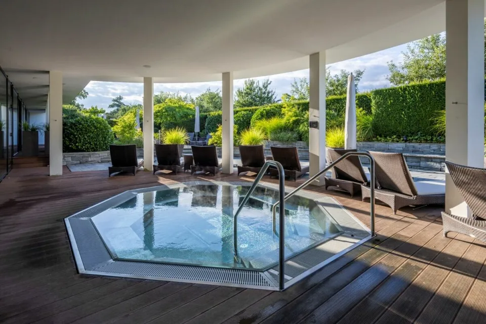 Vivere sul campo da golf - area benessere, fitness e terrazza da sogno con panorama alpino. – foto 9 di 14