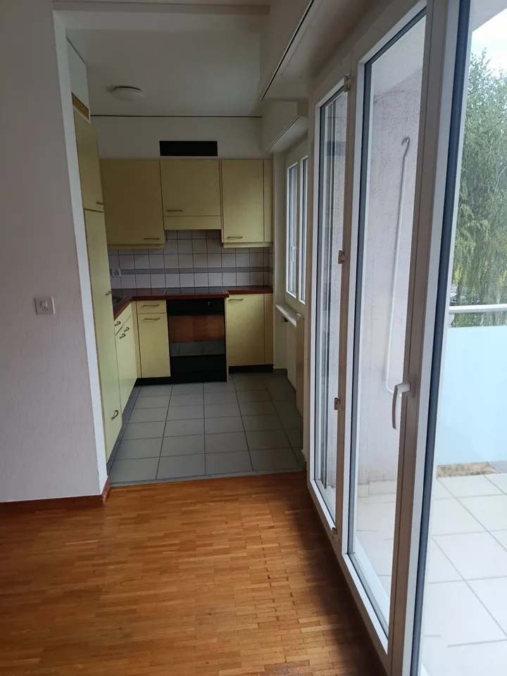 Vicino alla stazione e ai negozi – foto 6 di 7
