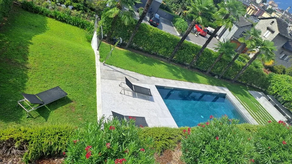 Appartamento di lusso con 2,5 locali e vista lago, grande terrazza soleggiata, piscina e area benessere – foto 3 di 11