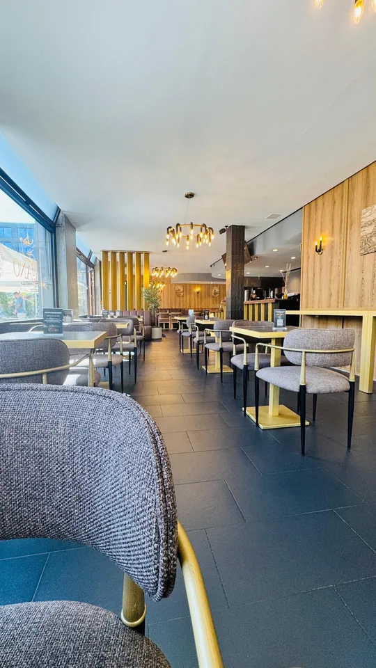 Commercial space for café/bar or restaurant at Rapidplatz in Dietikon – photo 3 of 14