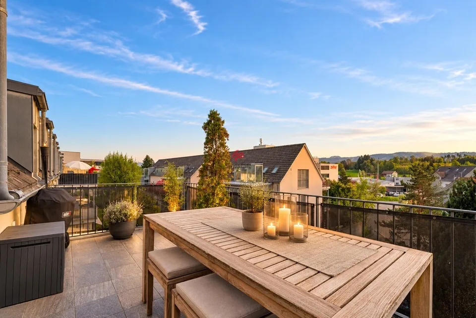Appartamento attico esclusivo con vista lontana e terrazza – foto 2 di 12