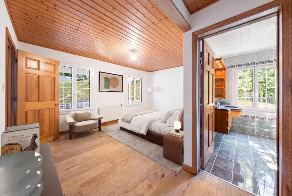 Villa indipendente di 8,5 locali in un ambiente preservato – foto 7 di 14