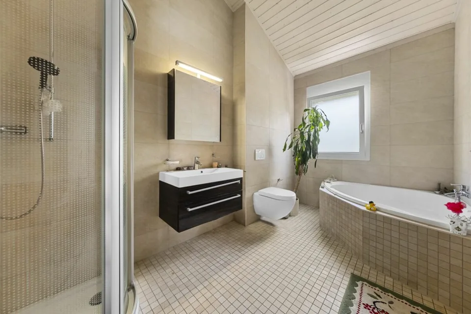 Villa indipendente di 7.5 stanze con vista eccezionale sul lago e sulle montagne – foto 13 di 14